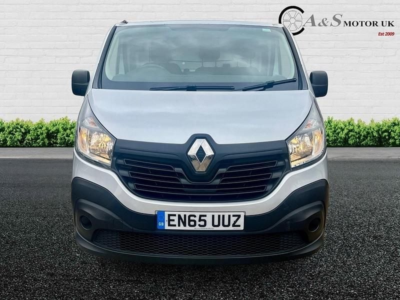 Used Renault Trafic Business 113 HP (83 kW) 2016 Silver MPV