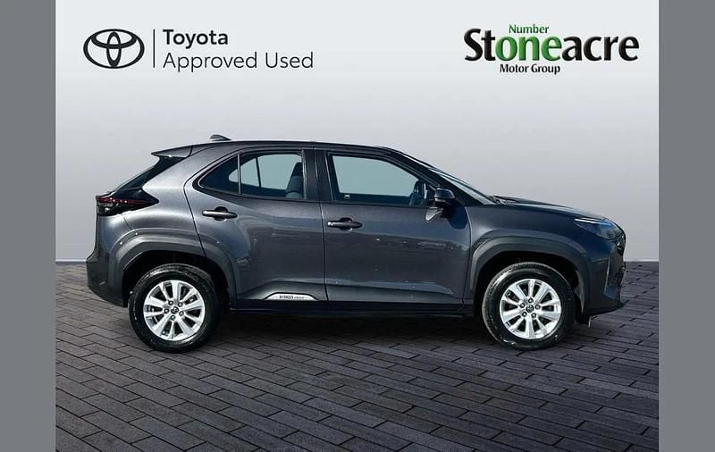 Used Toyota Yaris Cross 113 HP (83 kW) 2023 Grey SUV