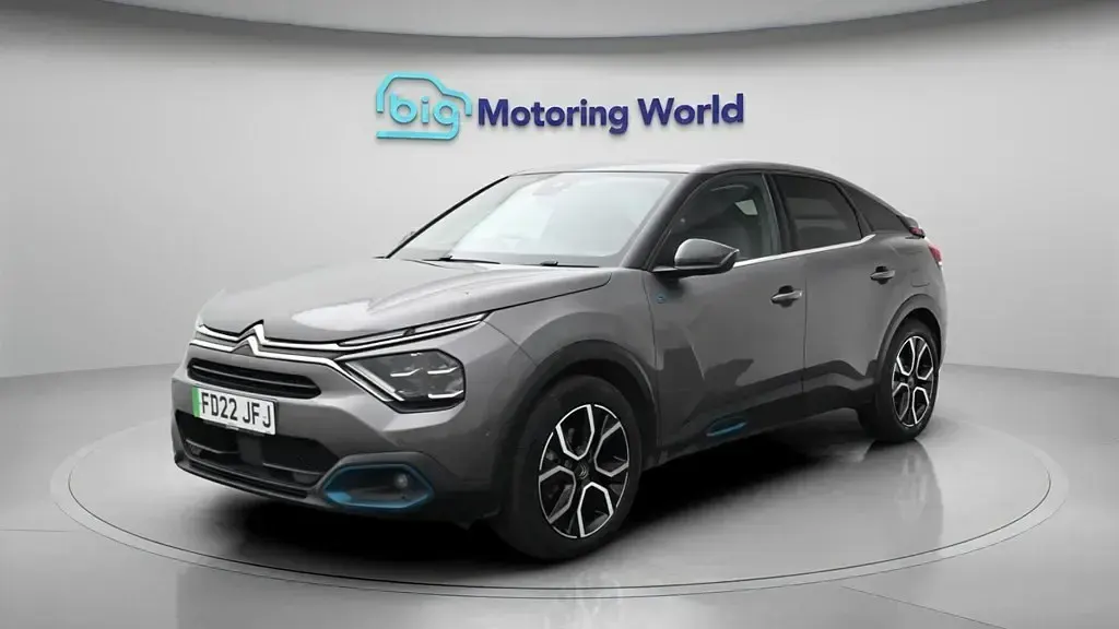 Begagnad Citroën e-C4 Shine 100 kW (136 HK) 2022 Halvkombi