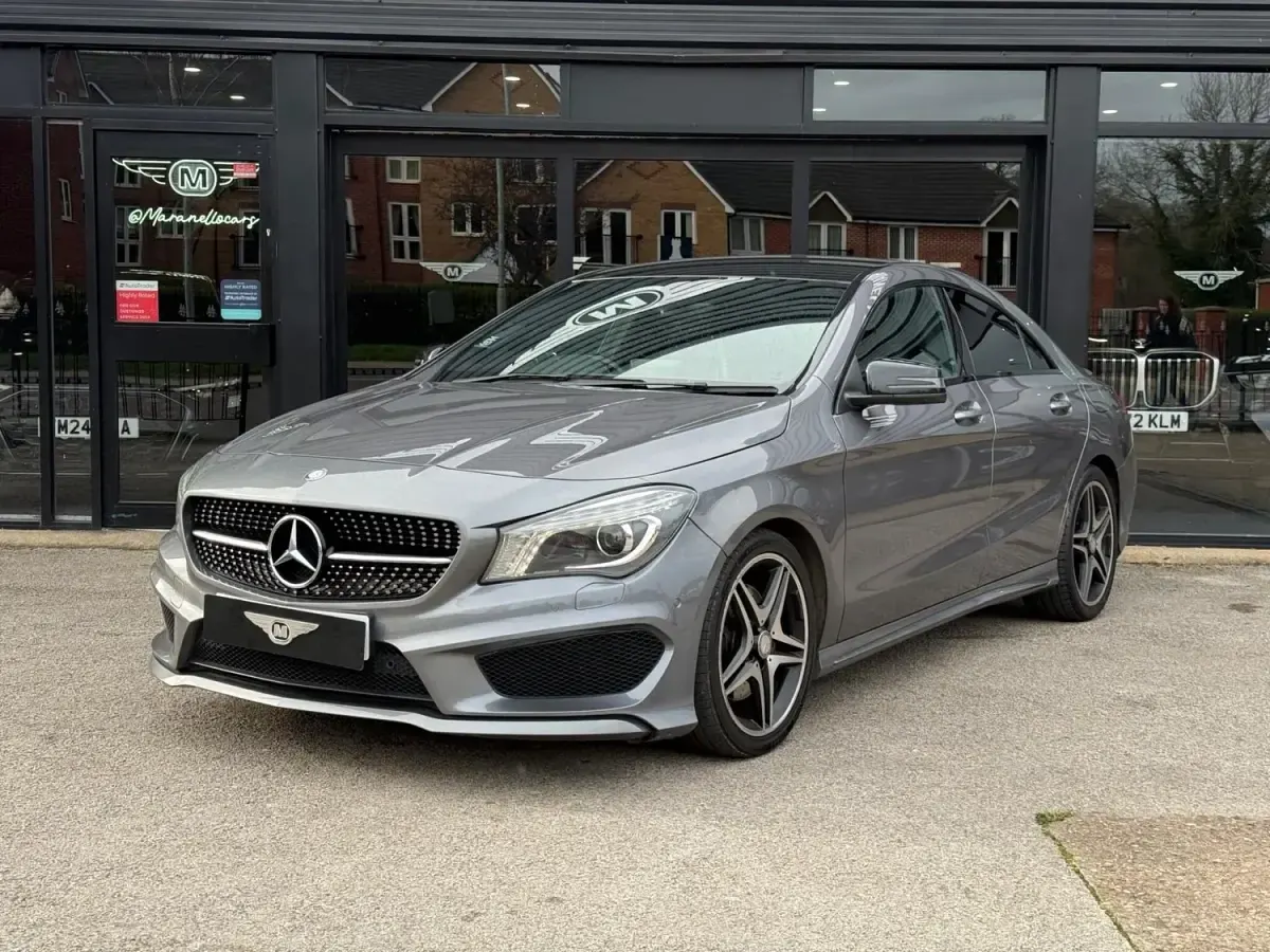 Usado Mercedes CLA220 AMG 2016 Cinzento Sedan