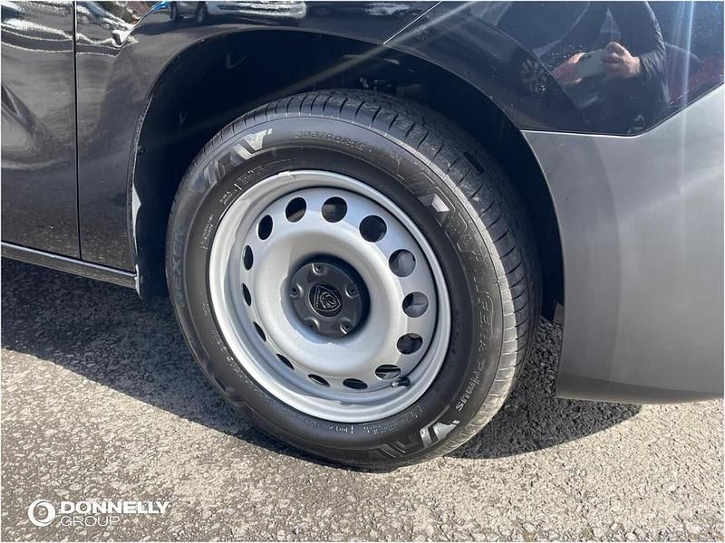 New Peugeot Partner 101 HP (74 kW) 2025 Black MPV