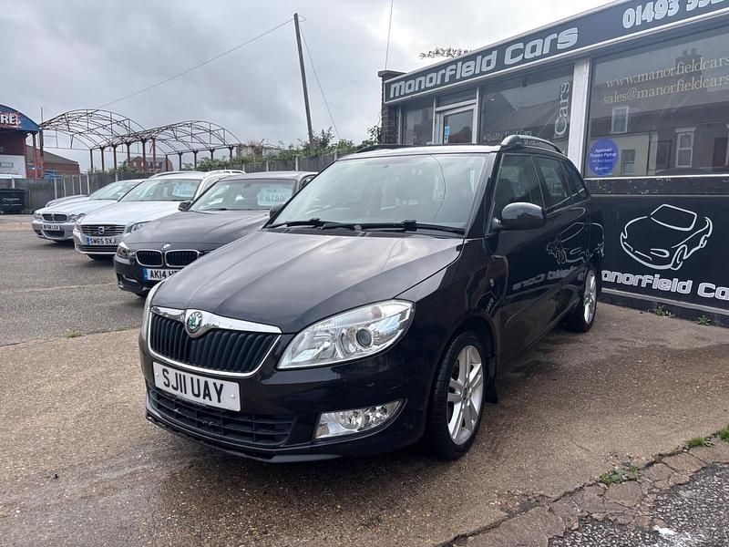 Black Used 2011 Skoda Fabia Elegance Estate | £2,995 (Fair price) - Image 1/4