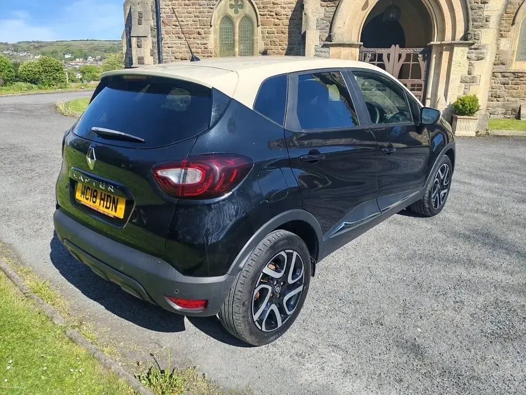 Używany Renault Captur Iconic 90 KM (66 kW) 2018 Czarny SUV