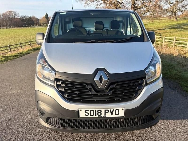 Used Renault Trafic Business 2018 Silver MPV