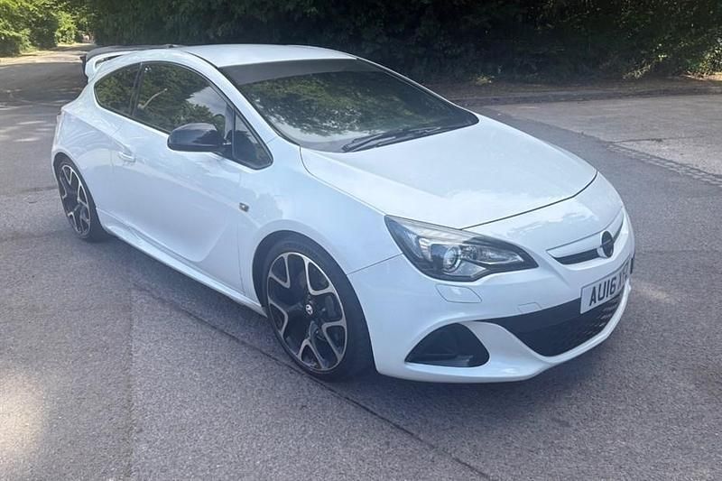 Used 2016 Vauxhall Astra GTC Coupe | £8,999 (Fair price) - Image 1/1