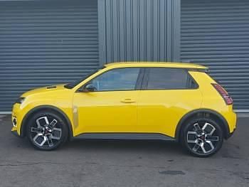 New Renault R5 Urban 88 kW (120 HP) 2025 Yellow Hatchback