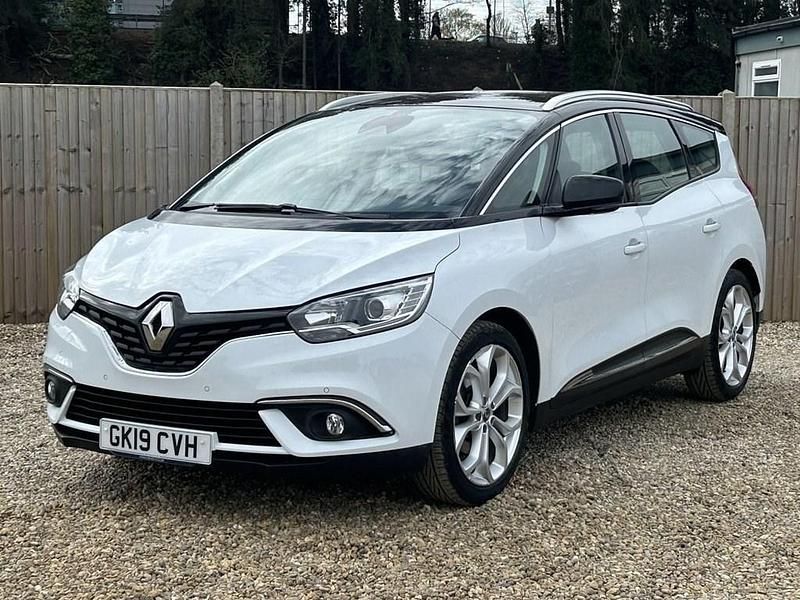 Used Renault Grand Scénic IV Iconic 140 HP (102 kW) 2019 White/black MPV