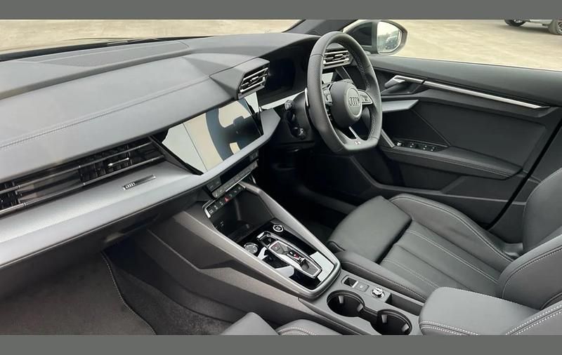 Ny Audi A3 S-Line 113 HK (83 kW) 2026 Svart Halvkombi