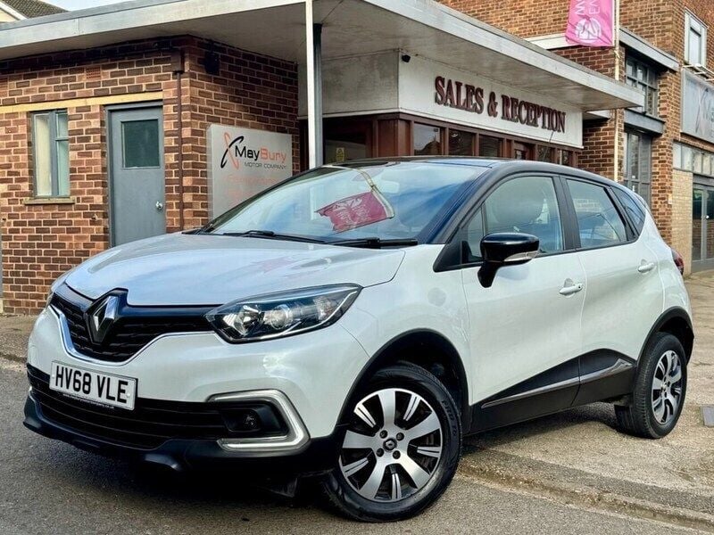 White Used 2018 Renault Captur Play SUV | £7,995 (Fair price) - Image 1/3