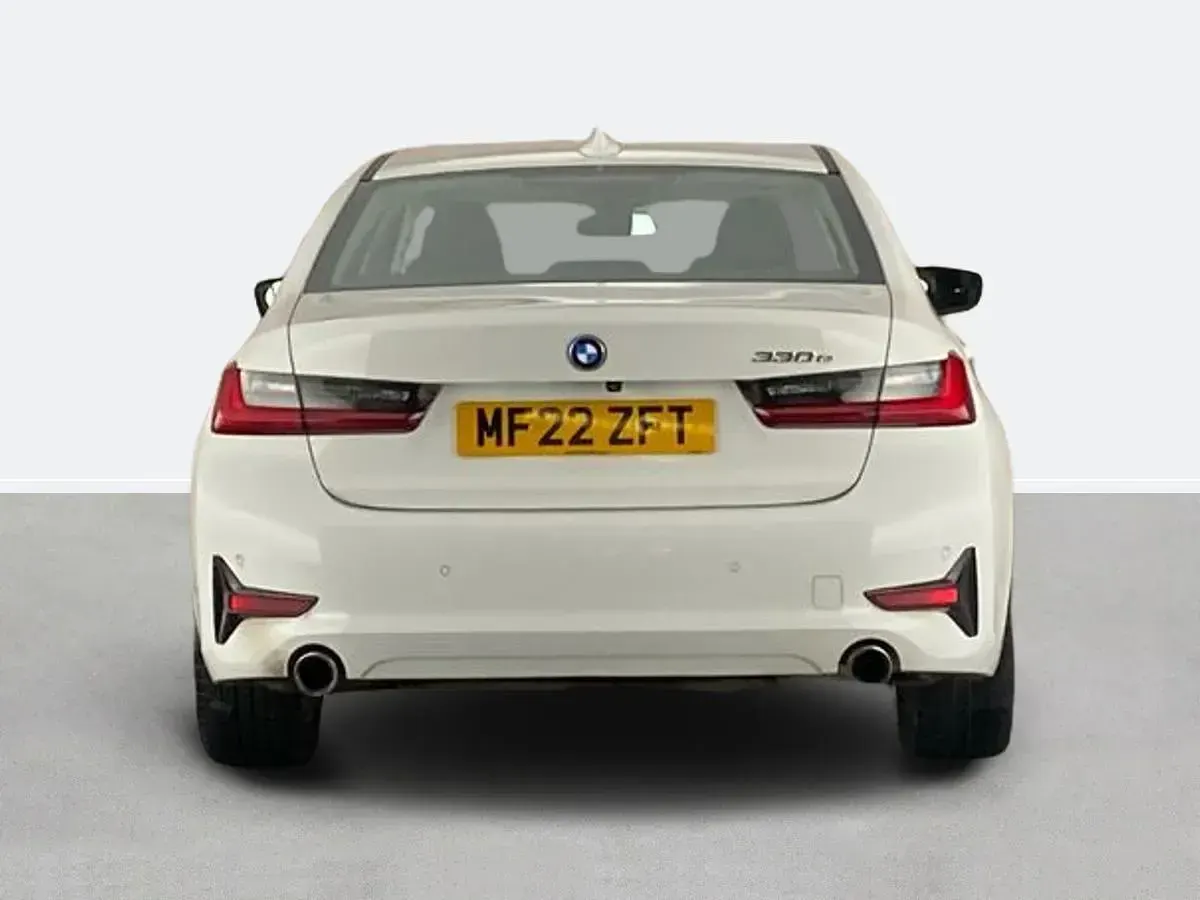 Used BMW 330e Executive 288 HP (211 kW) 2022 White Sedan