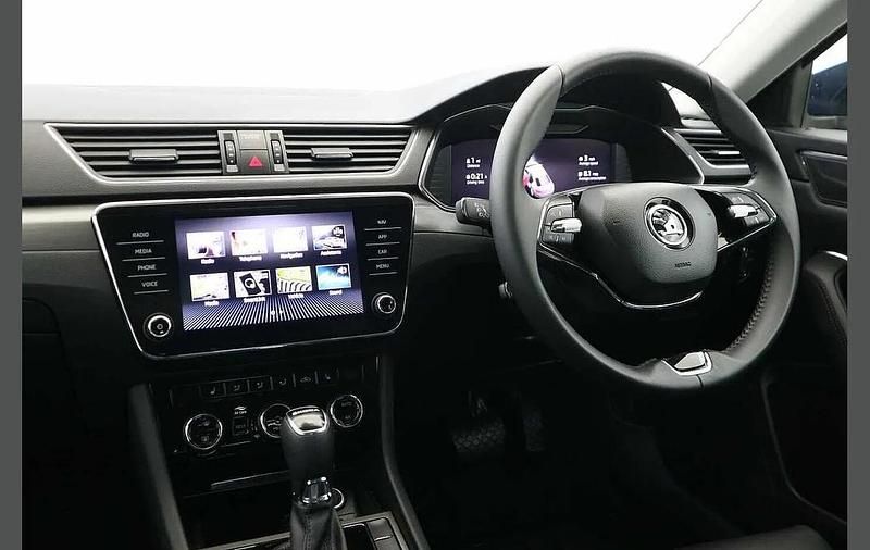 Used Skoda Superb SE L 187 HP (137 kW) 2024 Petrol blue metallic Hatchback