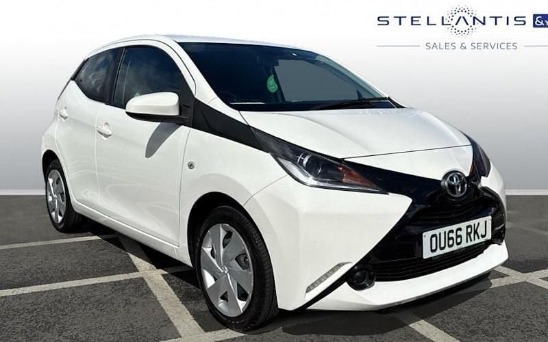 Used 2017 Toyota Aygo X-play Hatchback | £4,996 (Good price) - Image 1/4