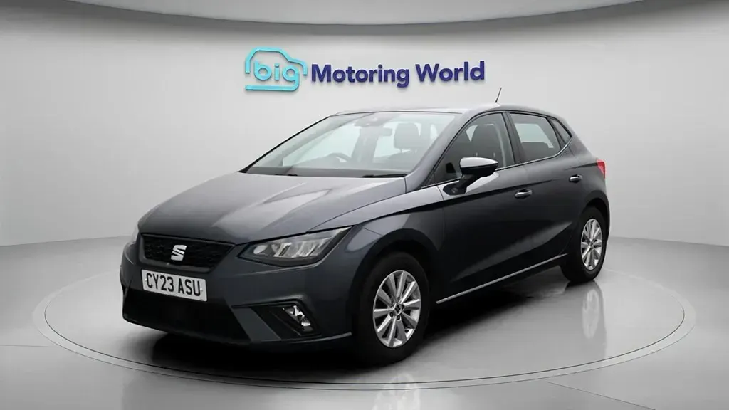 Używany Seat Ibiza SE 80 KM (58 kW) 2023 Szary Hatchback