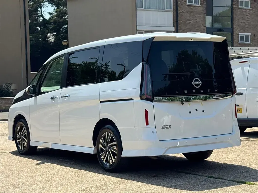 Used Nissan Serena 2024 White MPV