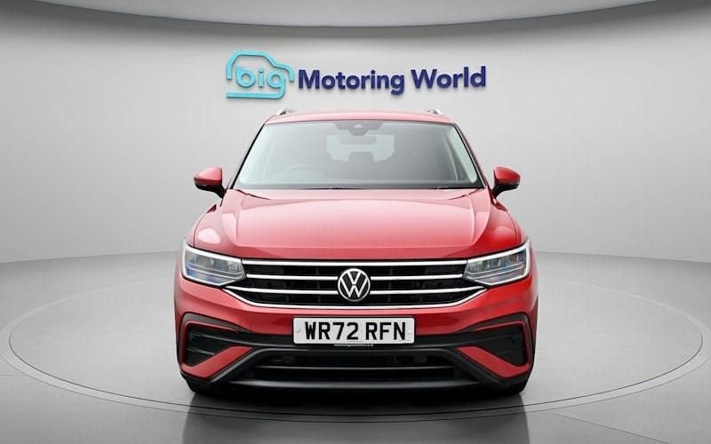 Używany VW Tiguan Allspace S 150 KM (110 kW) 2023 Czerwony SUV
