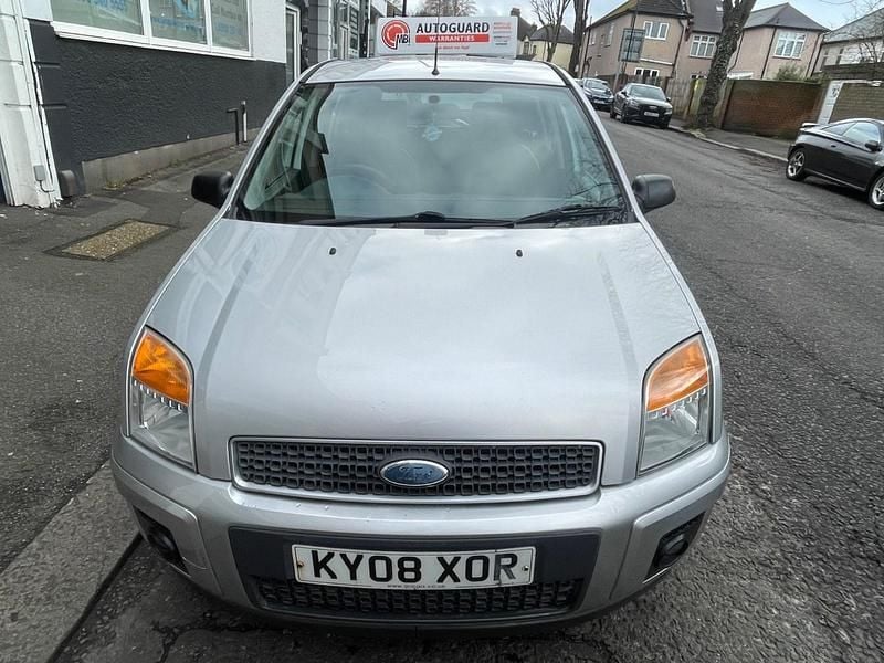 Used Ford Fusion Zetec 101 HP (74 kW) 2008 Silver Hatchback