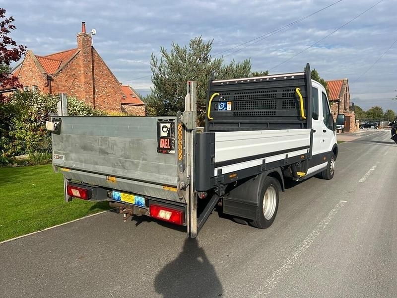 Begagnad Ford Transit 130 HK (95 kW) 2018 Vit Cab