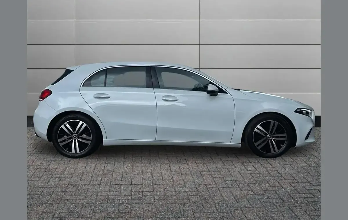 Used Mercedes A180 116 HP (85 kW) 2022 Digital white Hatchback