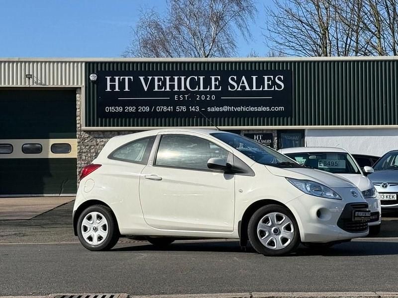 Used Ford Ka S 69 HP (50 kW) 2013 White Hatchback