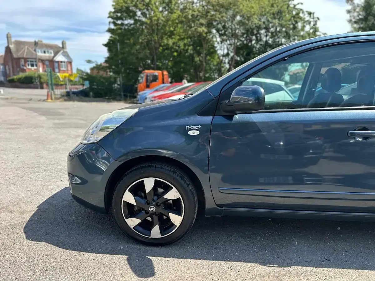 Used Nissan Note N-TEC 110 HP (80 kW) 2012 Blue Hatchback