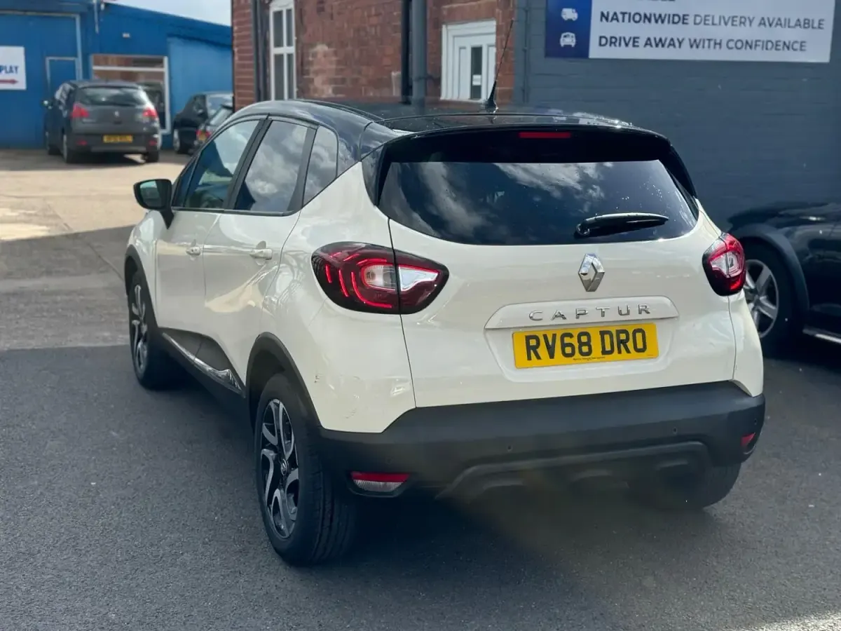 Second-hand Renault Captur Iconic 90 CP (66 kW) 2018 Bej SUV