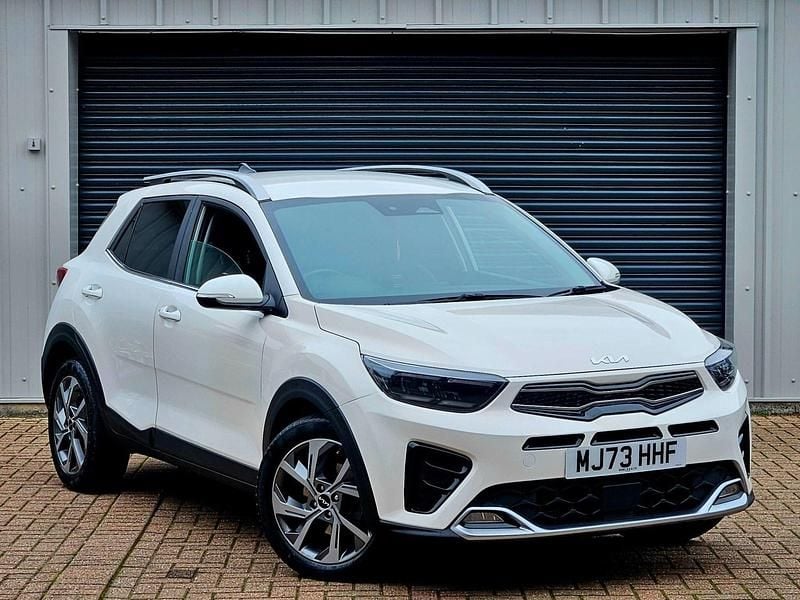 White Used 2023 Kia Stonic GT-Line SUV | £12,995 (Super price) - Image 1/4