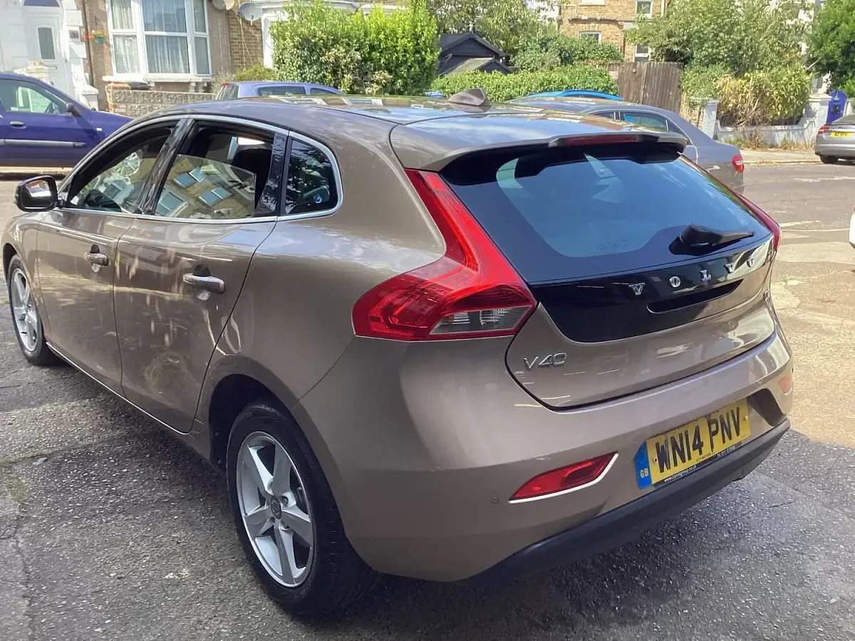 Used Volvo V40 SE 115 HP (84 kW) 2014 Bronze Hatchback