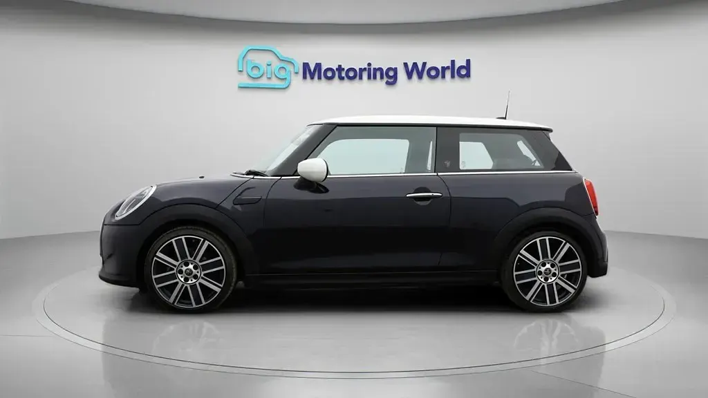 Begagnad Mini Cooper Exclusive 136 HK (100 kW) 2022 Svart Halvkombi