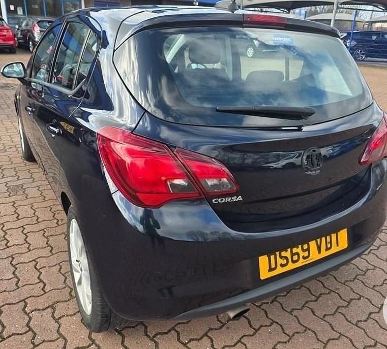 Used Vauxhall Corsa SRi 90 HP (66 kW) 2019 Carbon flash black Hatchback