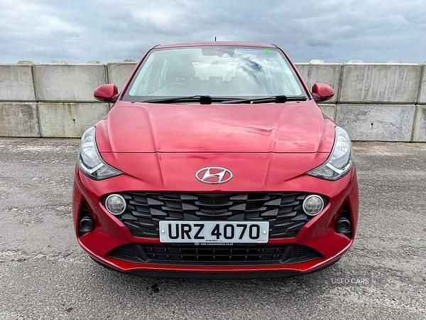 Used Hyundai i10 SE 67 HP (49 kW) 2023 Red Hatchback