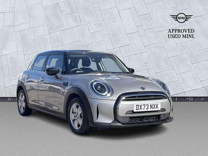 Used Mini Cooper Classic 134 HP (98 kW) 2023 Silver Hatchback