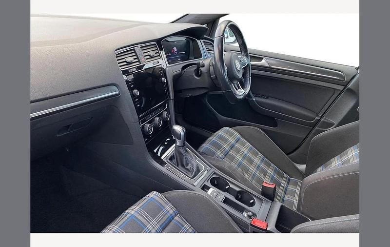 Used VW Golf VIII GTE 204 HP (150 kW) 2020 White Hatchback