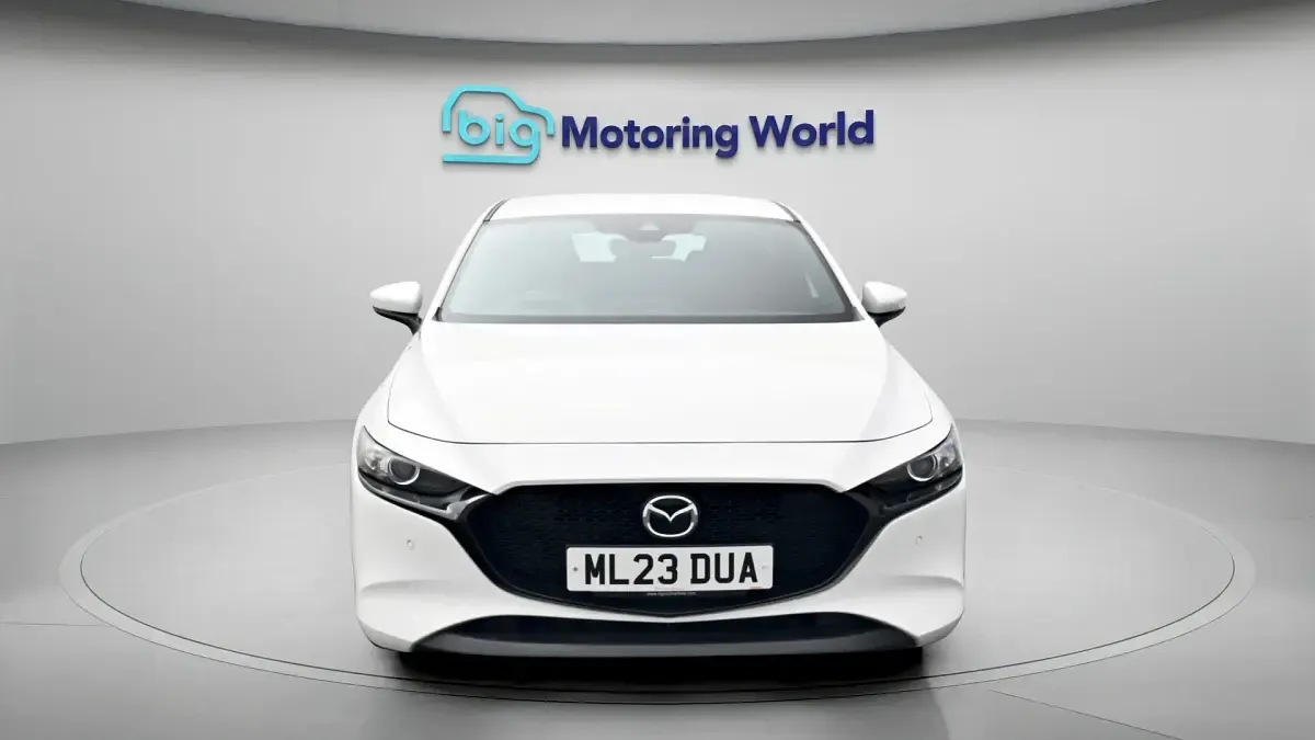 Used Mazda 3 122 HP (89 kW) 2022 White Hatchback