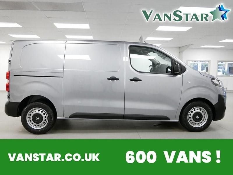 Grey Used 2023 Vauxhall Vivaro Edition MPV | £18,789 (A bit pricey) - Image 1/4