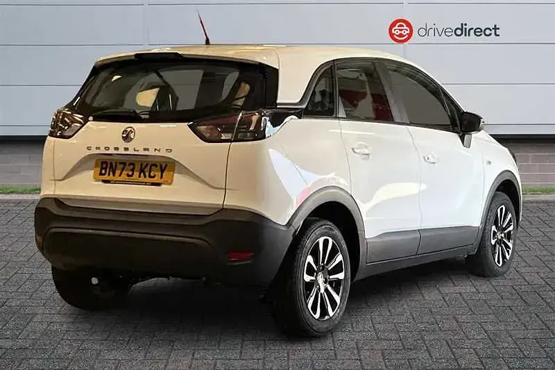 Used Vauxhall Crossland Design Edition 110 HP (80 kW) 2023 White SUV