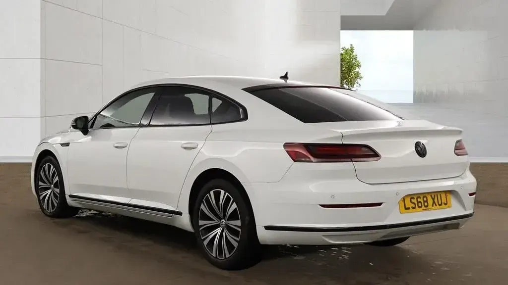 Used VW Arteon Elegance 2018 White Hatchback
