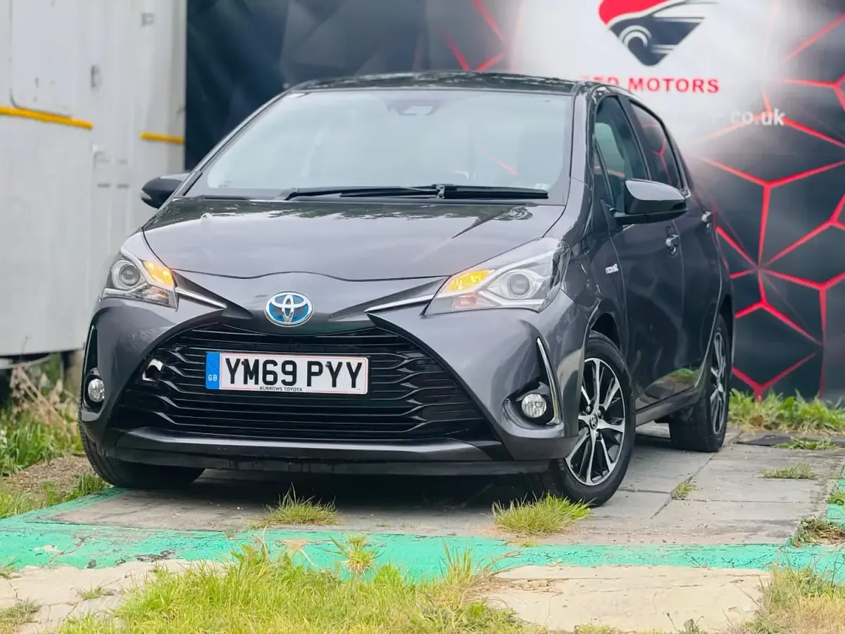 Second-hand Toyota Yaris Hybrid 2020 Gri Hatchback