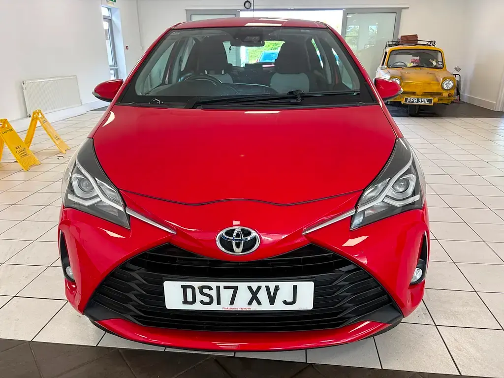 Used Toyota Yaris 2017 Red Hatchback