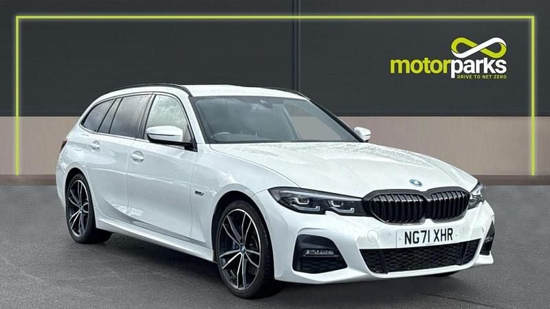 Alpine white gloss Used 2022 BMW 330e M Sport Estate | £21,000 (Good price) - Image 1/4