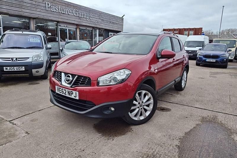 Used Nissan Qashqai N-TEC 117 HP (86 kW) 2013 Red SUV