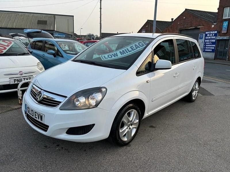 Used Vauxhall Zafira 115 HP (84 kW) 2013 White MPV