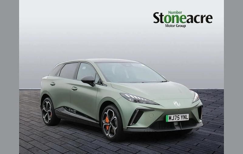 Green New 2025 MG MG4 EV Hatchback | £24,969 (Good price) - Image 1/2