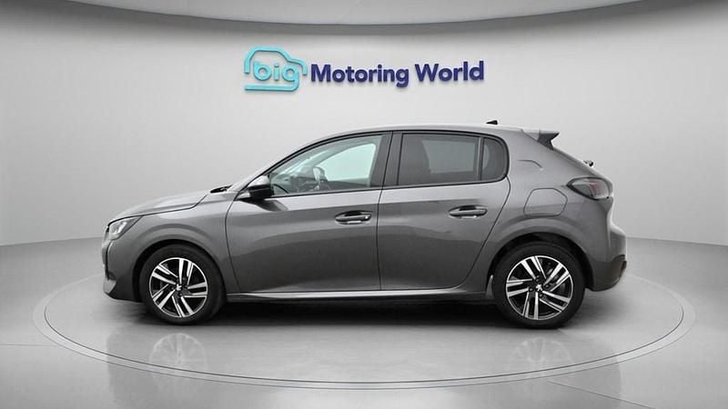 Used Peugeot 208 Allure+ 100 HP (73 kW) 2023 Grey Hatchback