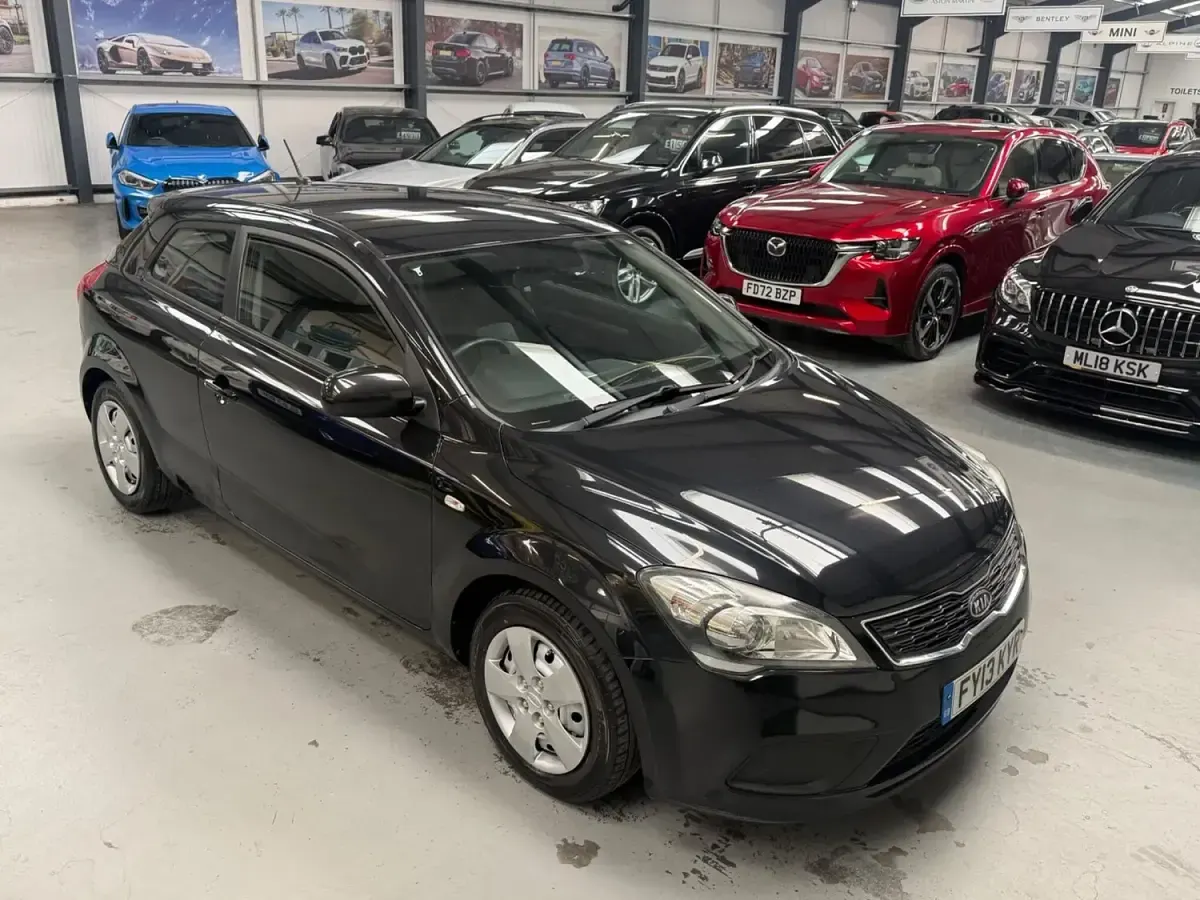 Used Kia ProCeed 2013 Black Hatchback
