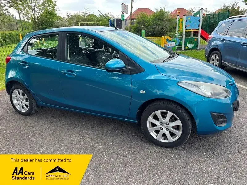 Used Mazda 2 102 HP (75 kW) 2012 Blue Hatchback