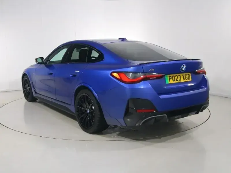 Begagnad BMW i4 Comfort Edition 400 kW (544 HK) 2023 Blå Sedan