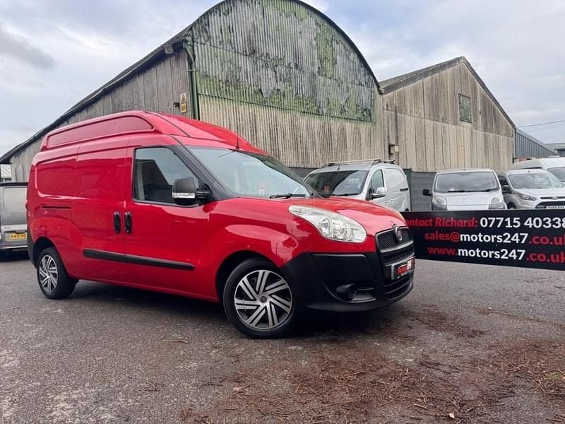 Used Fiat Doblò 2013 Red MPV