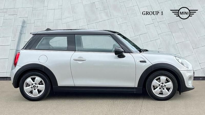 Used Mini Cooper Classic 134 HP (98 kW) 2019 Silver Hatchback