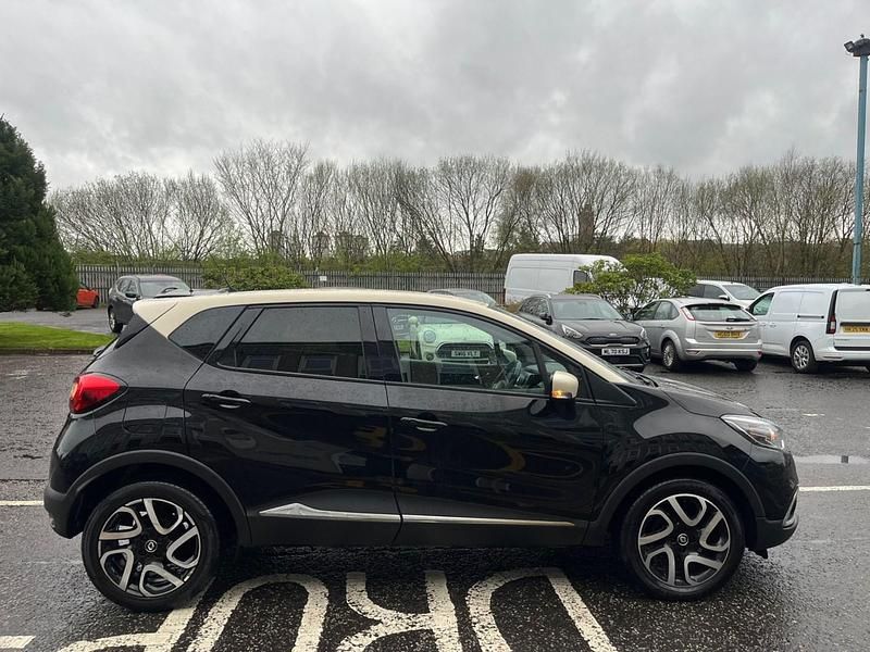 Usado Renault Captur Dynamique 90 HP (66 kW) 2016 Preto SUV