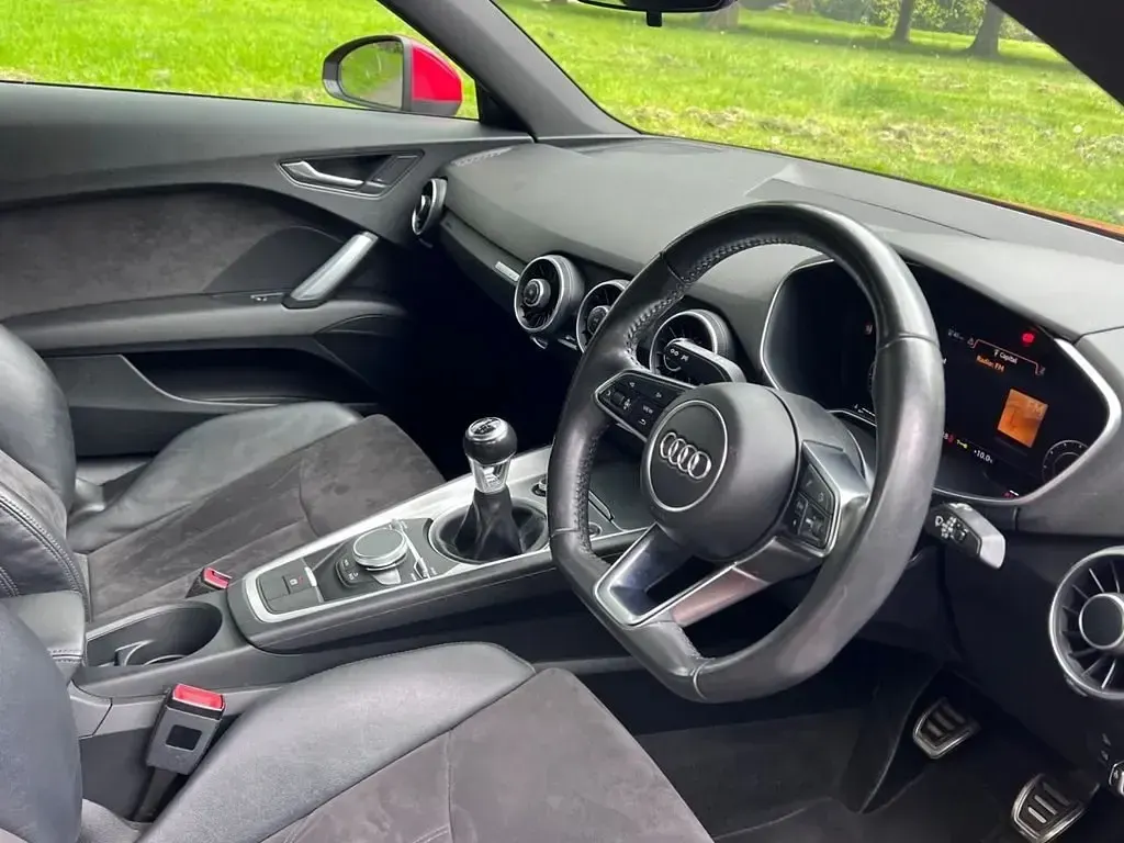 Używany Audi TT Sport 180 KM (132 kW) 2016 Czerwony Coupe